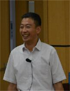 晏貴年
