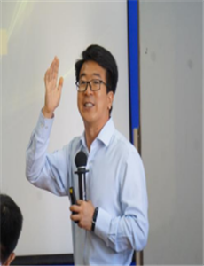 王飛