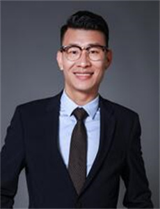 卿向東